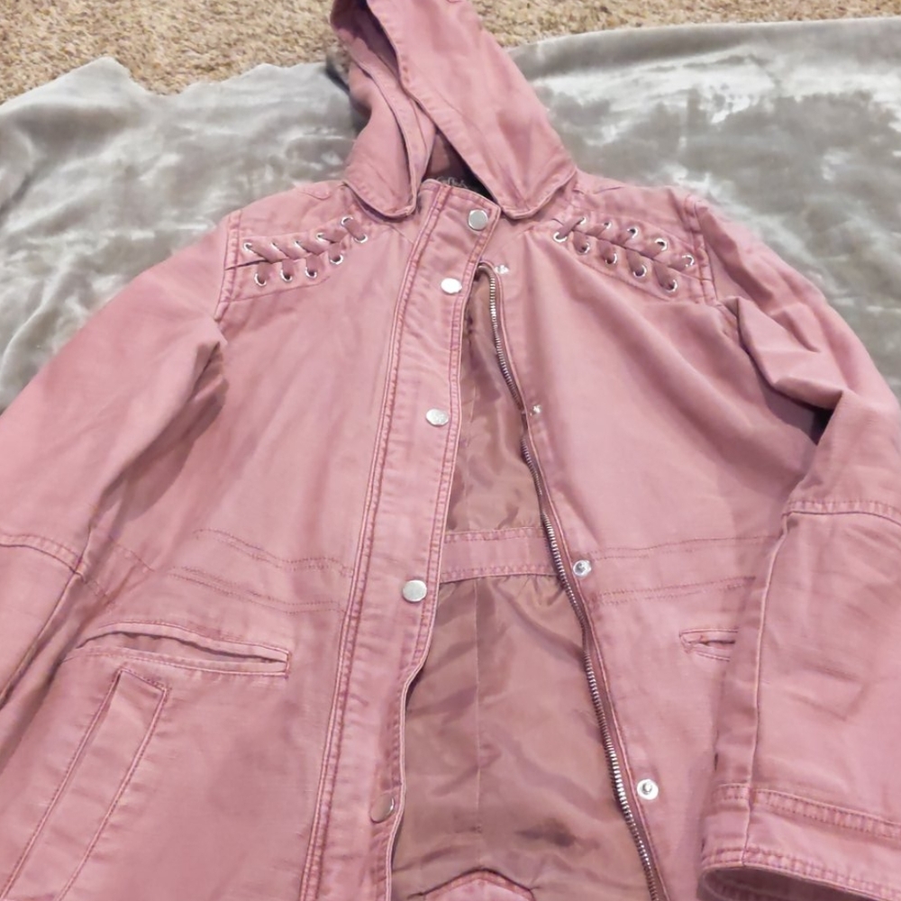 Super cute mauve spring jacket